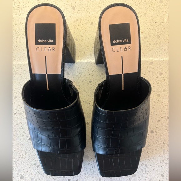 Dolce vita, black , embossed Stella sandal. Size 9.5. Never worn. - Picture 2 of 5